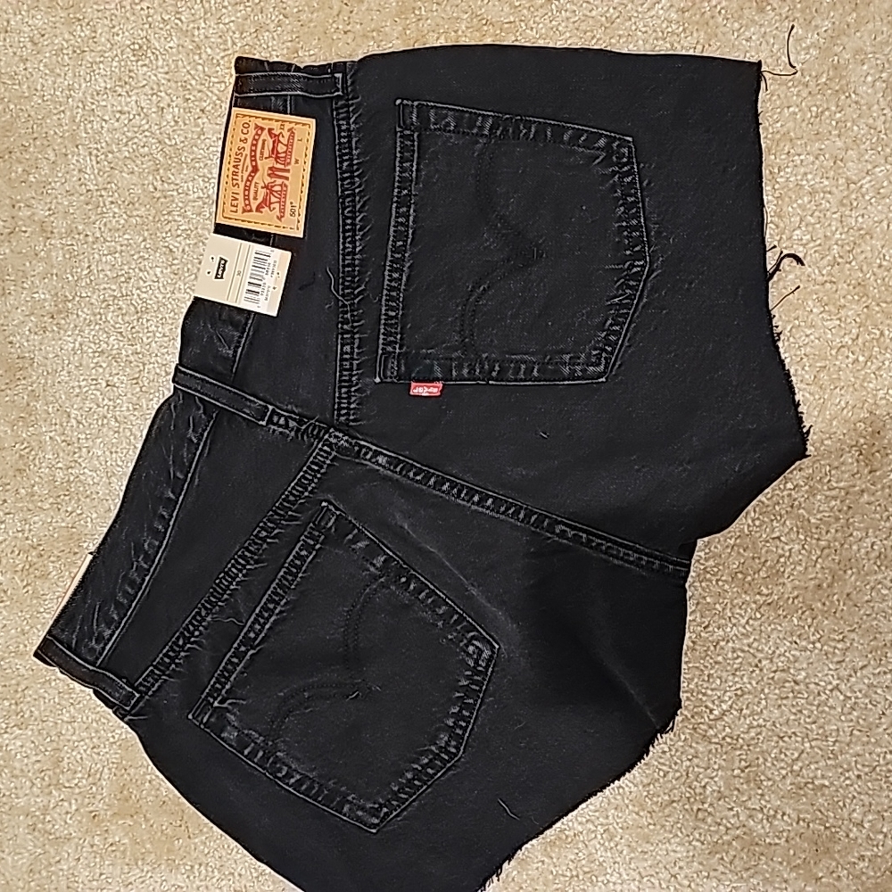 Shorts - Picture 3 of 3